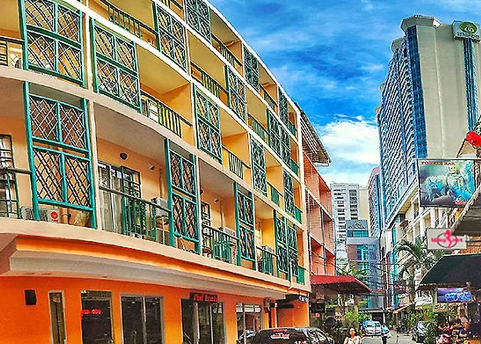 Vinary Sukhumvit 3*