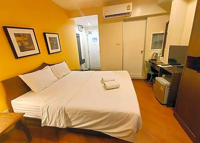 Vinary Sukhumvit Hotel